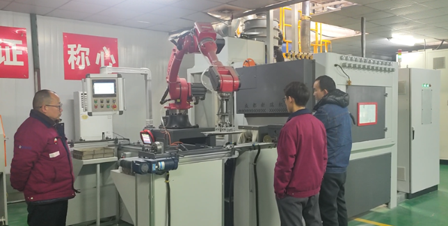 潮州自动喷砂机选型要点，看完少走弯路。